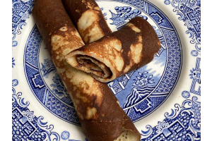 banana pancakes with jam